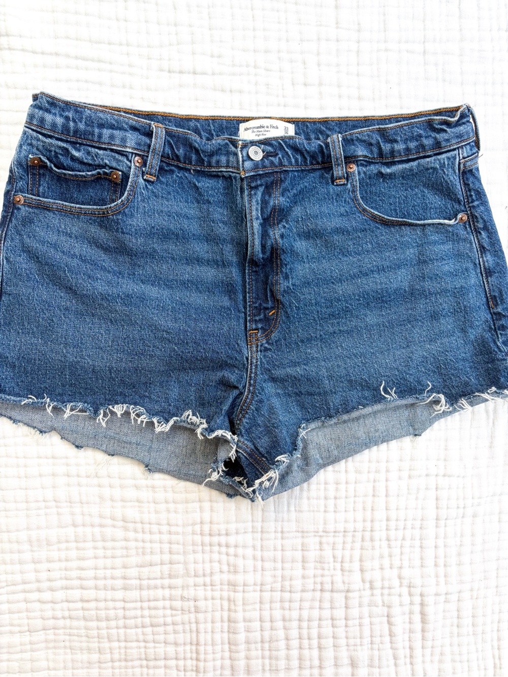Abercrombie & Fitch The Cutoff Short High Rise Denim Shorts Size 33/16 Raw Hem